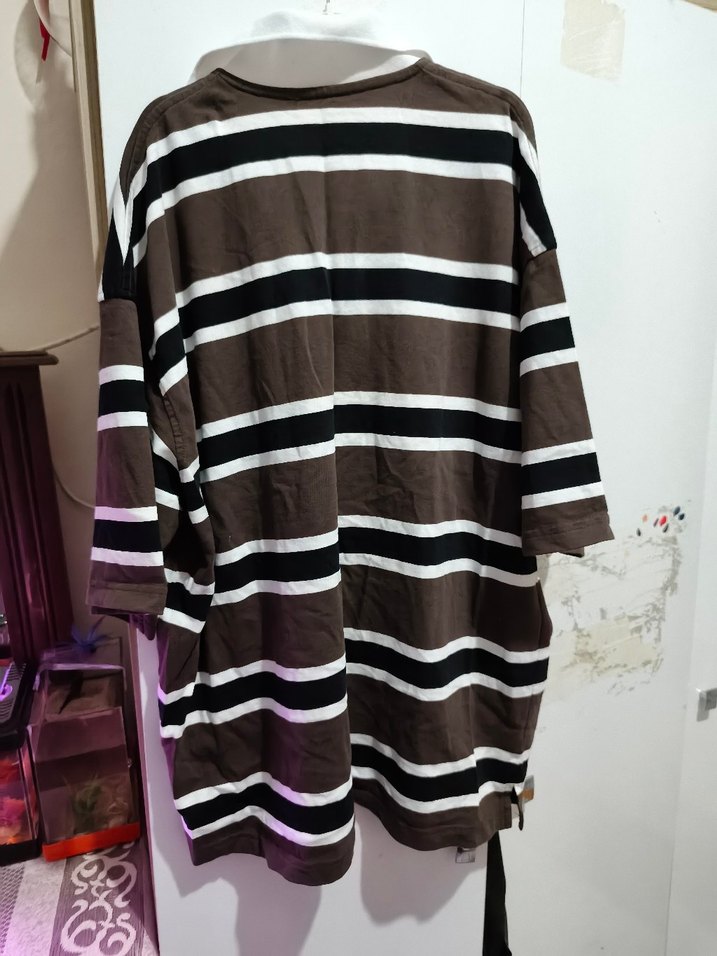 Düğmeli Kahverengi Çizgili Tişört - Görsel 2