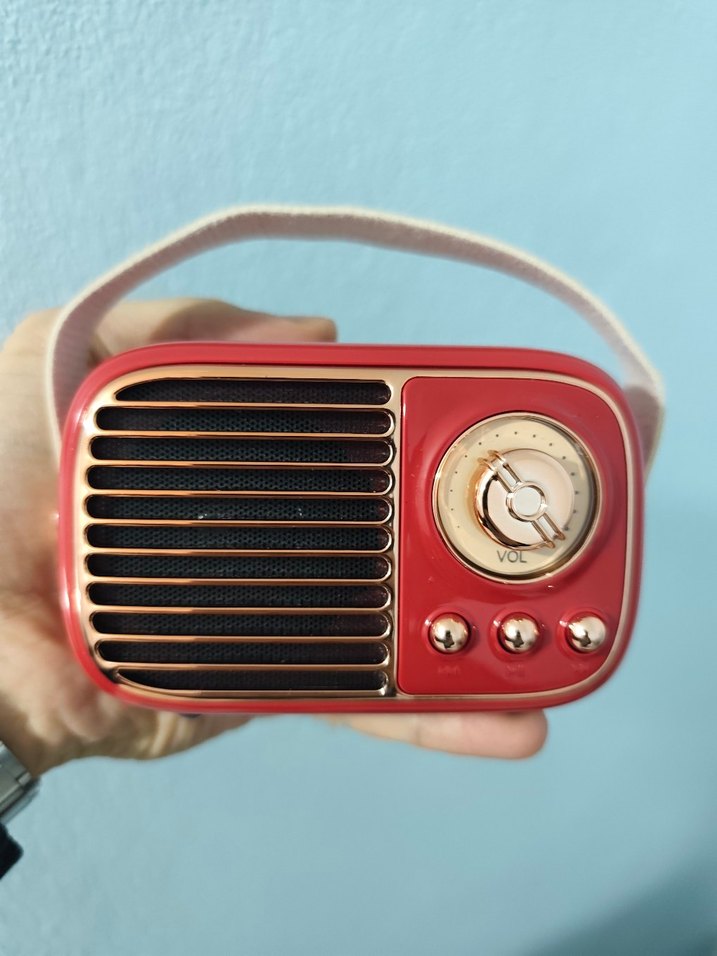 Renkli Retro Taşınabilir Müzik Sistemi - Görsel 3