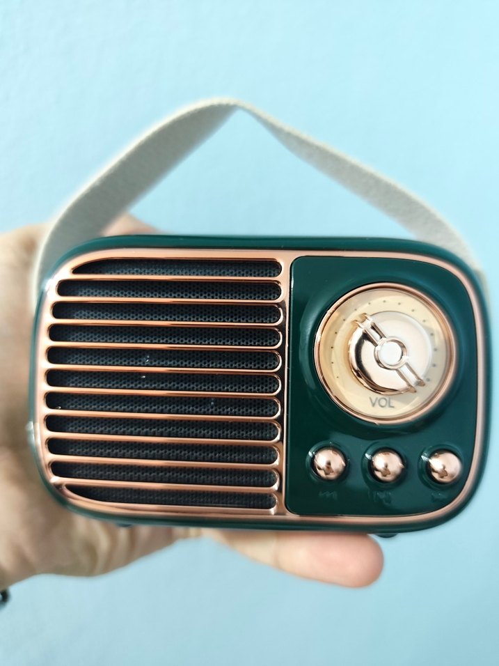 Renkli Retro Taşınabilir Müzik Sistemi - Görsel 2