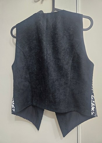 Desenli V Yaka  Siyah Kadın Yelek - Görsel 2