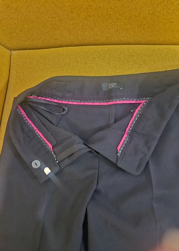 Siyah Pilili Kadın Kumaş Pantolon - Görsel 3