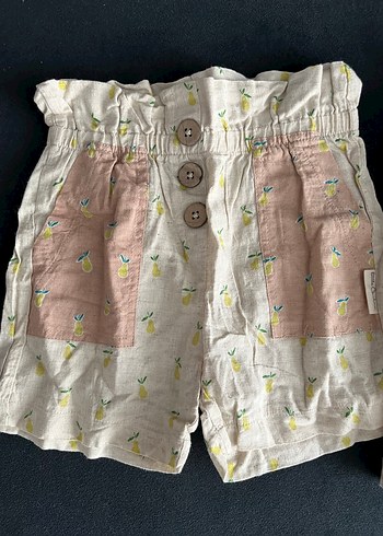 Bej Düğmeli Kız Çocuk Şortları - Görsel 2