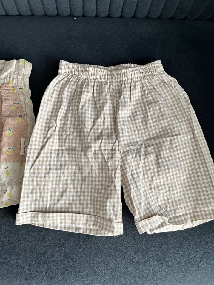 Bej Düğmeli Kız Çocuk Şortları - Görsel 3