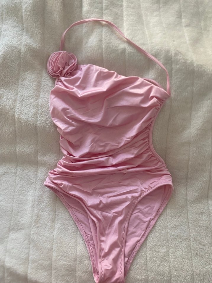 Koton X Sibil Çetinkaya Pembe Drapeli Tek Omuz Mayo - Görsel 4