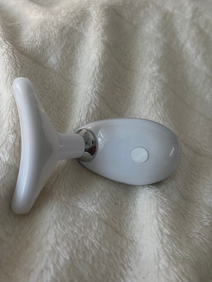 Yüksek EMS Teknolojili Yüz ve Boyun Kırışıklık Cihazı - Görsel 4