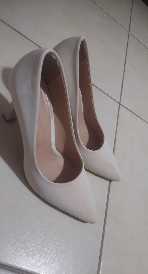 Beyaz Stiletto Topuklu Kadın Ayakkabı - Görsel 2