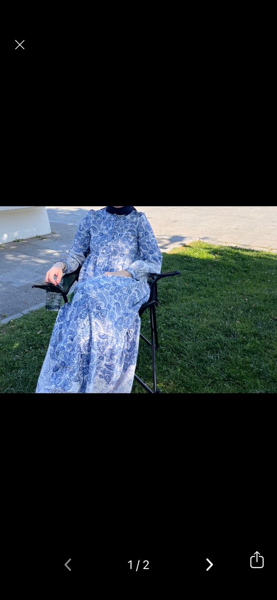 Bohem Tarzı Uzun Mavi Bağlama Desenli Elbise - Görsel 2