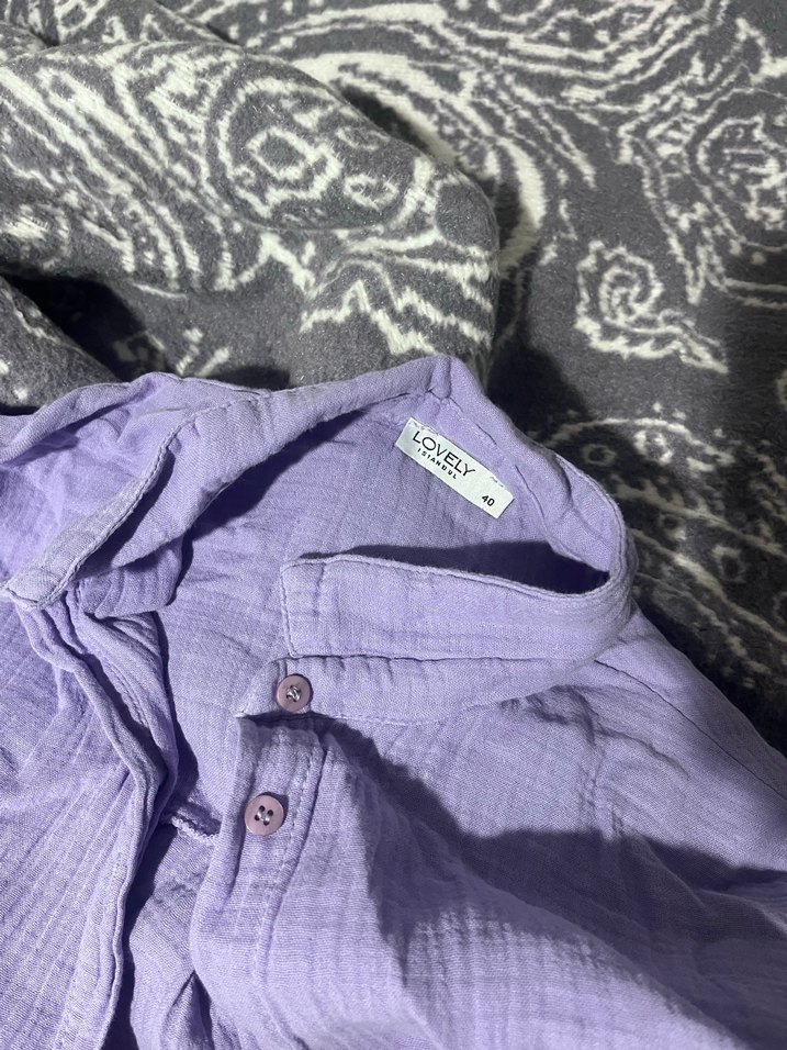 Mor V Yaka Pamuklu Gömlek - Görsel 5