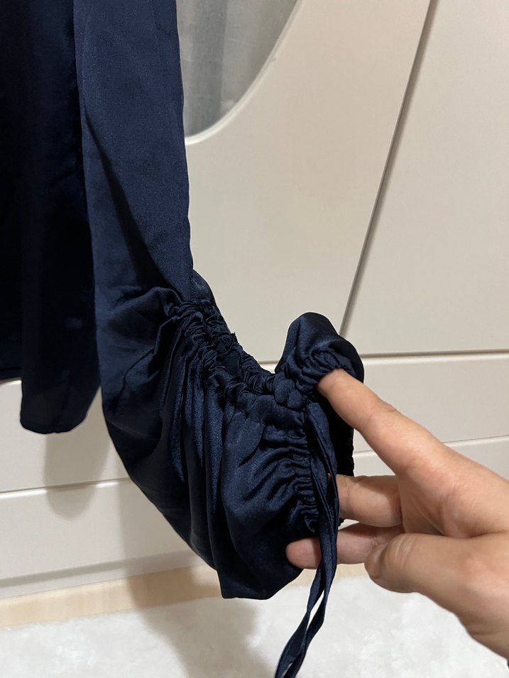 Uzun Kollu Siyah Kadın Bluz - Görsel 2