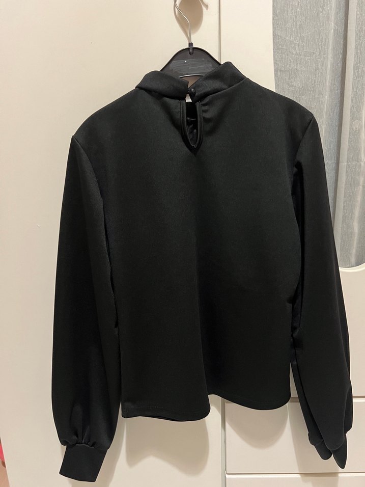 Siyah Yüksek Yakalı Kadın Sweatshirt - Görsel 3