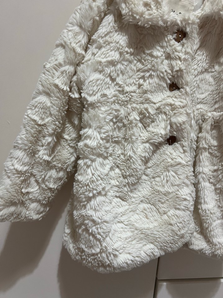 Kız Çocuk Beyaz Peluş Kürklü Ceket - Görsel 4