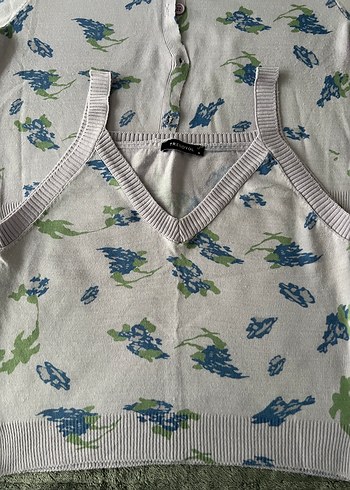 Düğmeli Mor Çiçek Desenli Kadın Hırka - Görsel 4