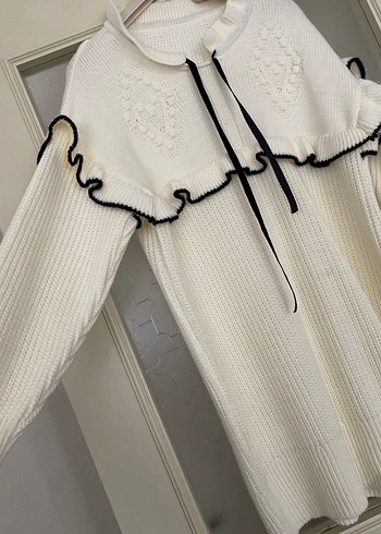 Nakışlı Beyaz Örgü Kadın Kazak - Görsel 3