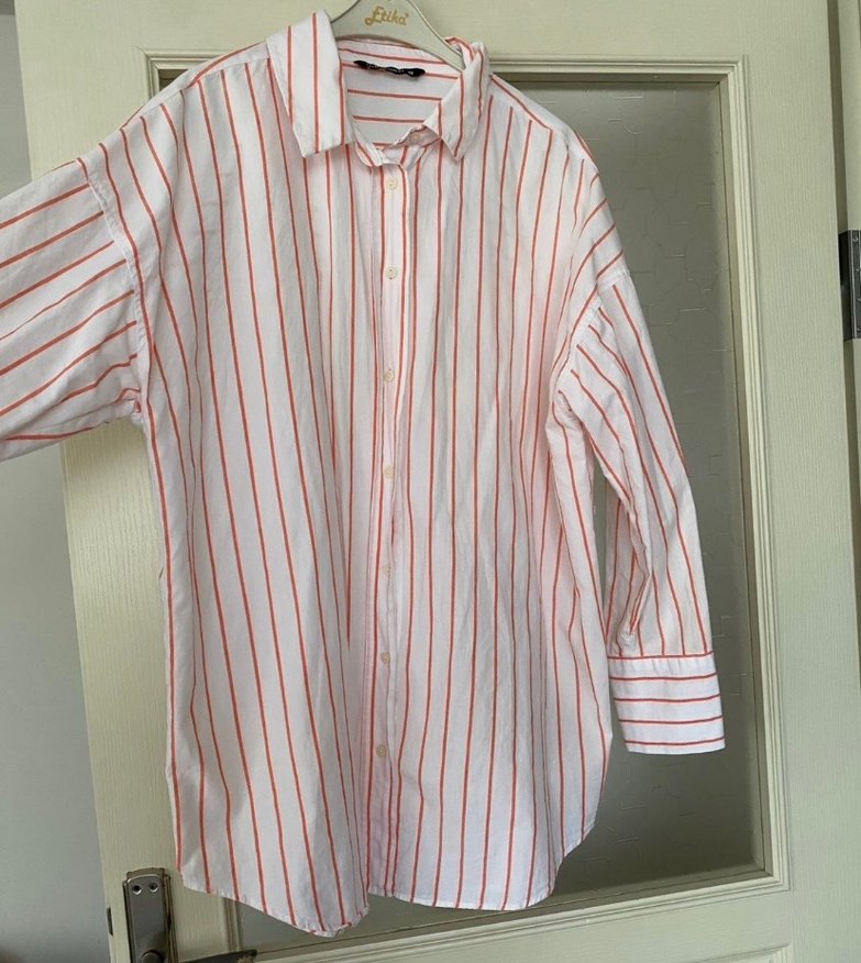 Düğmeli Kırmızı Çizgili Kadın Keten Gömlek - Görsel 4
