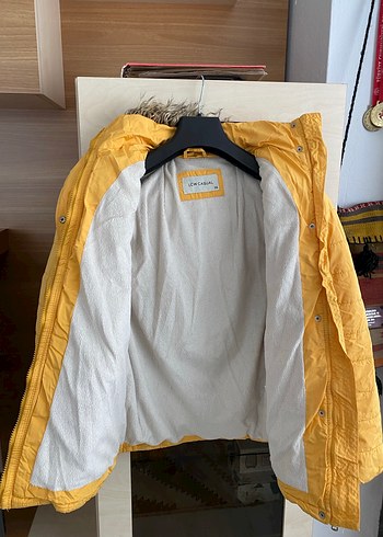 Sarı Düğmeli Kadın Kışlık Mont - Görsel 4