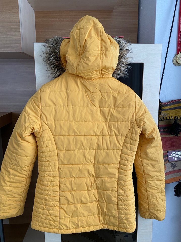 Sarı Düğmeli Kadın Kışlık Mont - Görsel 3