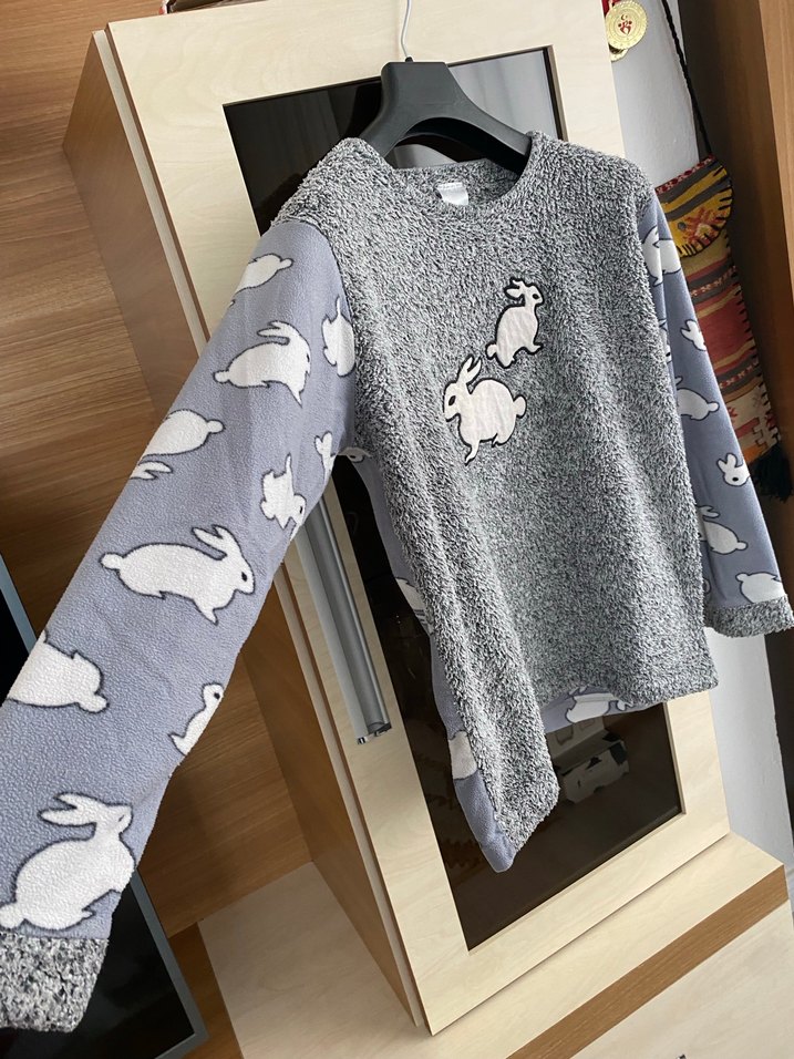 Gri Uzun Kollu Örme Tavşan Desenli Kadın Pijama Üstü - Görsel 2