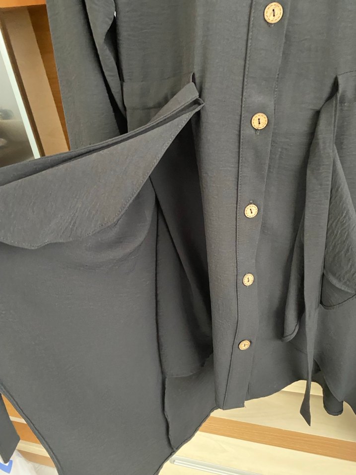 Düğmeli Siyah Uzun Kollu Tunik - Görsel 3