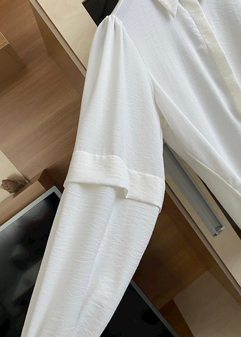 Beyaz Düğmeli Gömlek - Görsel 2