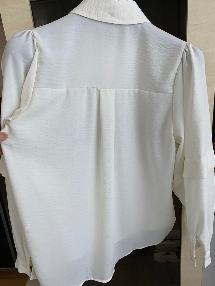 Beyaz Düğmeli Gömlek - Görsel 4