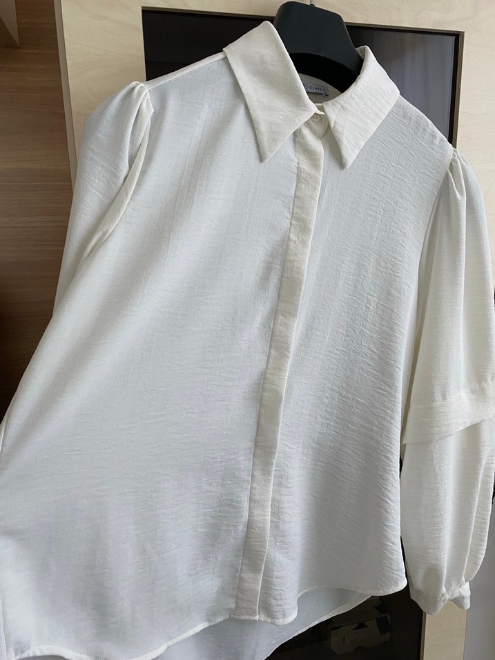 Beyaz Düğmeli Gömlek - Görsel 3