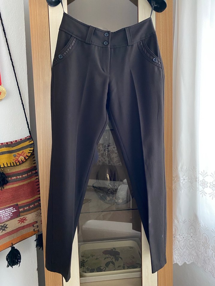 Kadın Siyah Bel Detaylı Kumaş Pantolon - Görsel 5