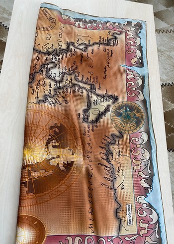 Harita desenli eşarp - Görsel 6