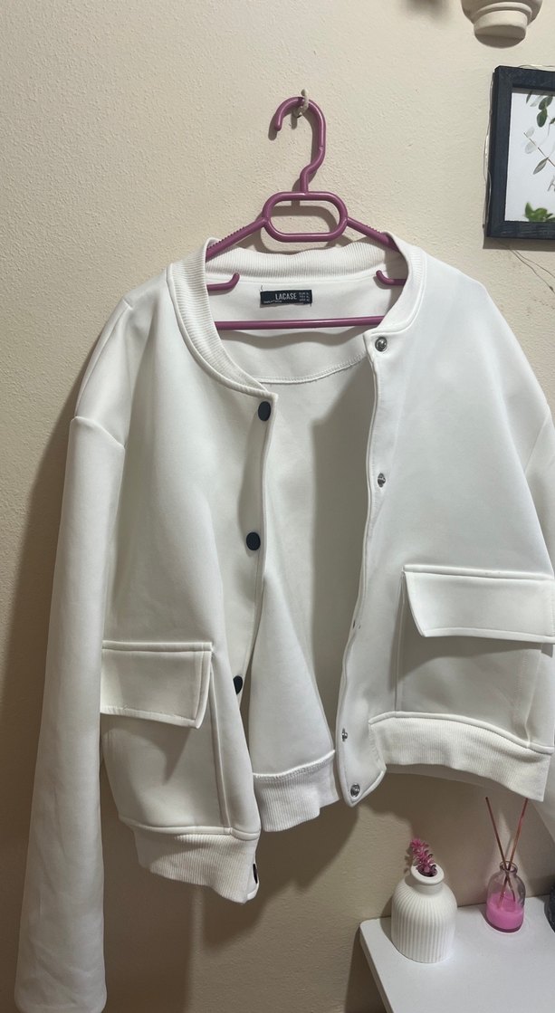 Düğmeli Beyaz Kadın Ceket - Görsel 3