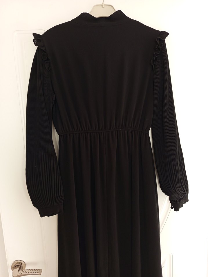 Uzun Siyah Fırfırlı Abiye - Görsel 5