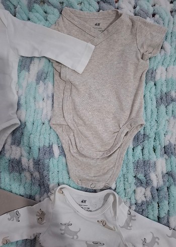 CARTERS ve H&M Erkek Bebek Kısa Kollu Pamuklu Body Zıbın - Görsel 4