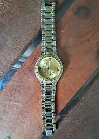 Pullu Altın Renk Kadın Kol Saati - Görsel 2