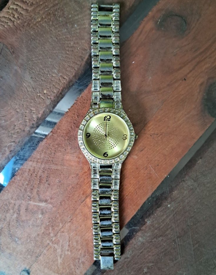 Pullu Altın Renk Kadın Kol Saati - Görsel 2