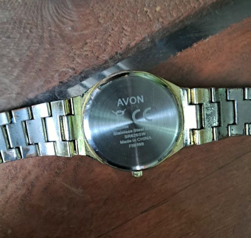 Pullu Altın Renk Kadın Kol Saati - Görsel 3