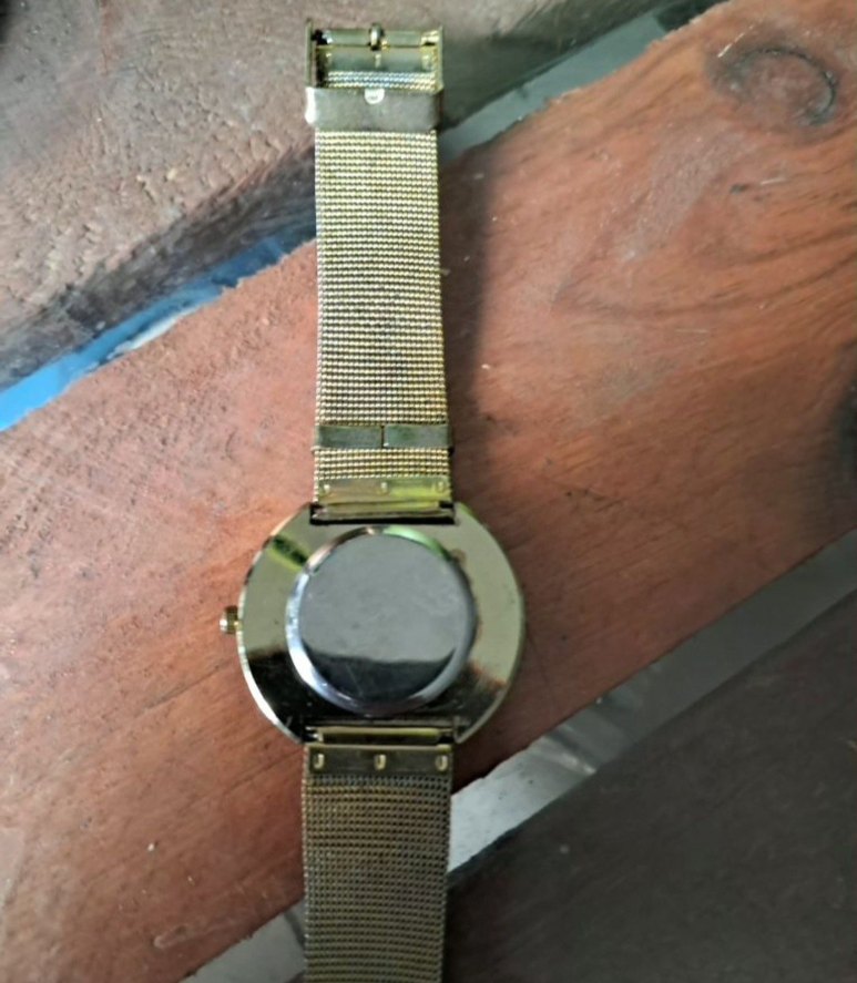 Parlak Altın Kadın Kol Saati ART2 - Görsel 3