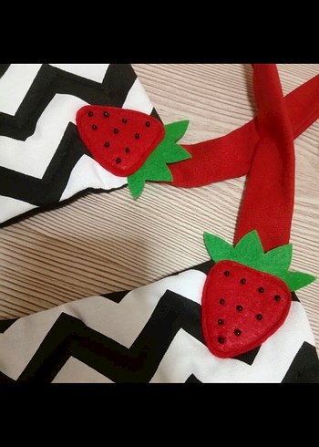 Çizgili ve Çilek Detaylı El Yapımı Set - Görsel 2