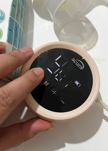 Beyaz Elektrikli Göğüs Pompası ve Saklama Poşetleri - Görsel 2