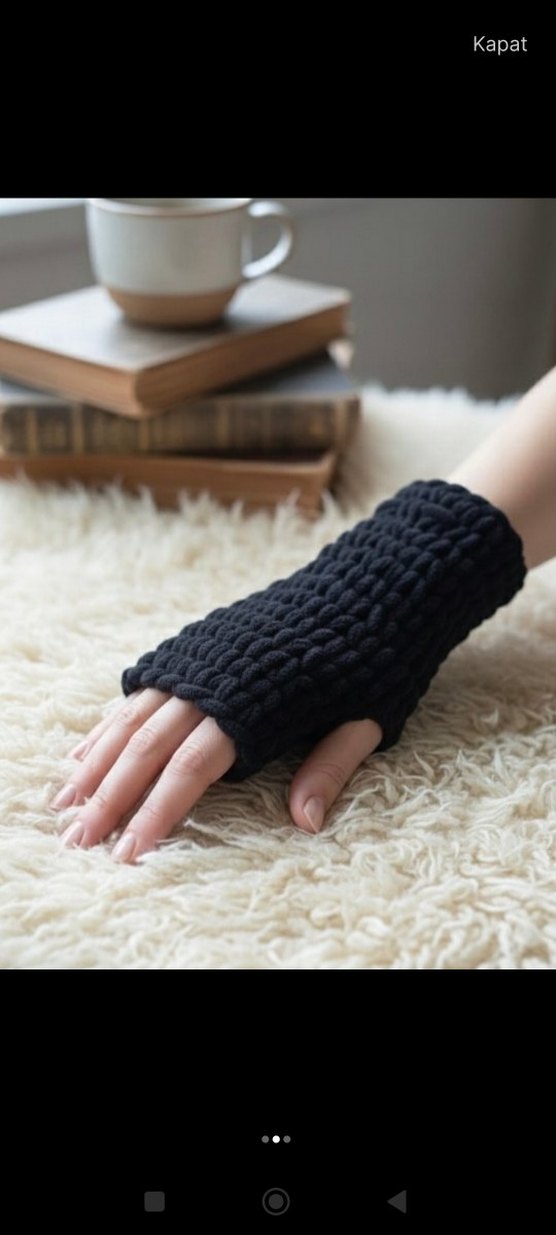 Siyah Örgü Parmaksız Eldiven - Görsel 2