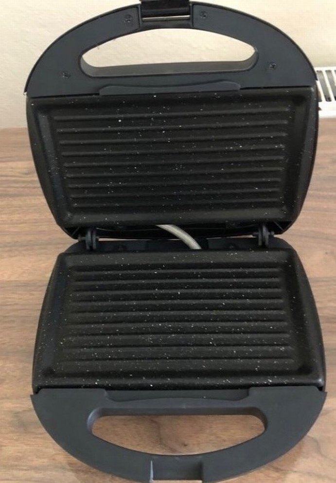 Sinbo Siyah Tost ve Izgara Makinesi 750W - Görsel 2