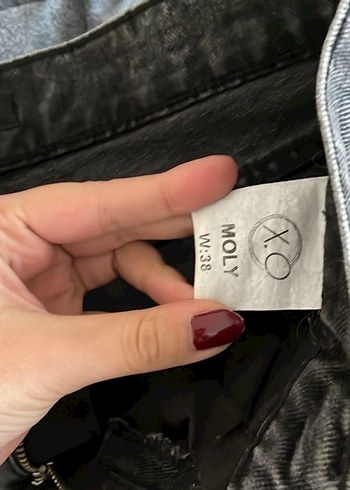 Gri Düğmeli Kadın Denim Midi Şort - Görsel 4