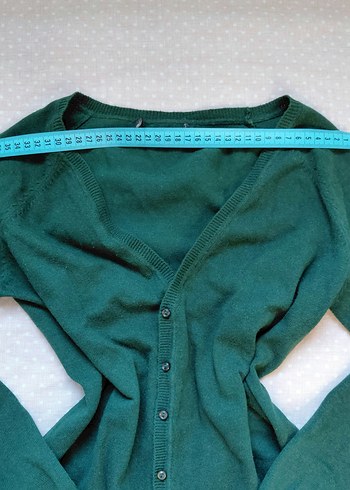Düğmeli V Yakalı Yeşil Kadın Hırka - Görsel 2