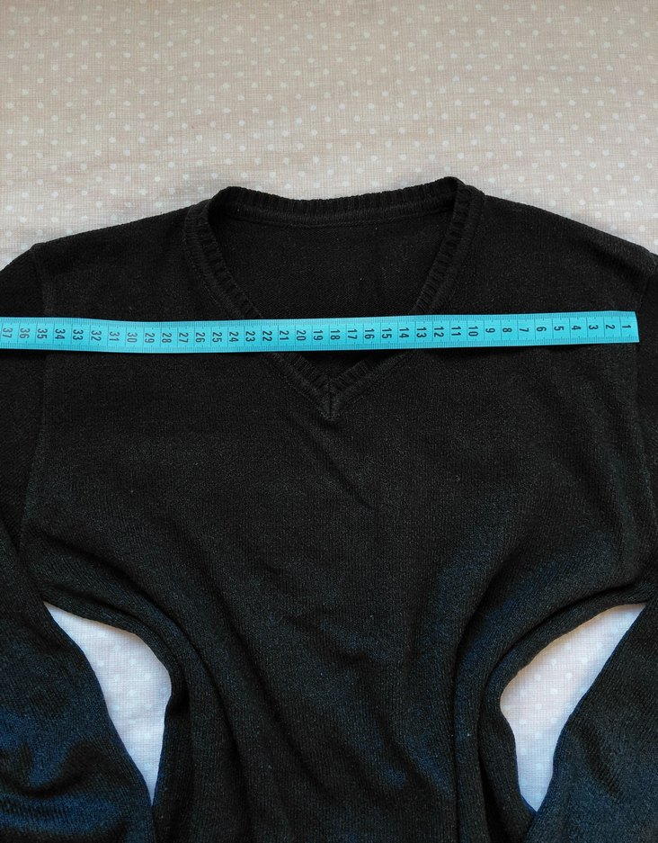 Siyah V Yaka Kadın Yün Kazak - Görsel 3