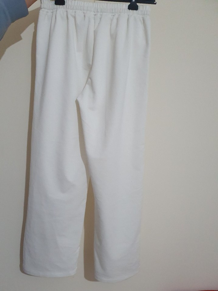 Beyaz iki iplik bol paça eşofman. - Görsel 2