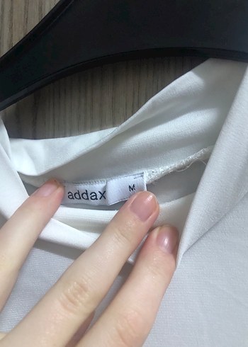 Beyaz Yüksek Yakalı Uzun Kollu Bluz - Görsel 3