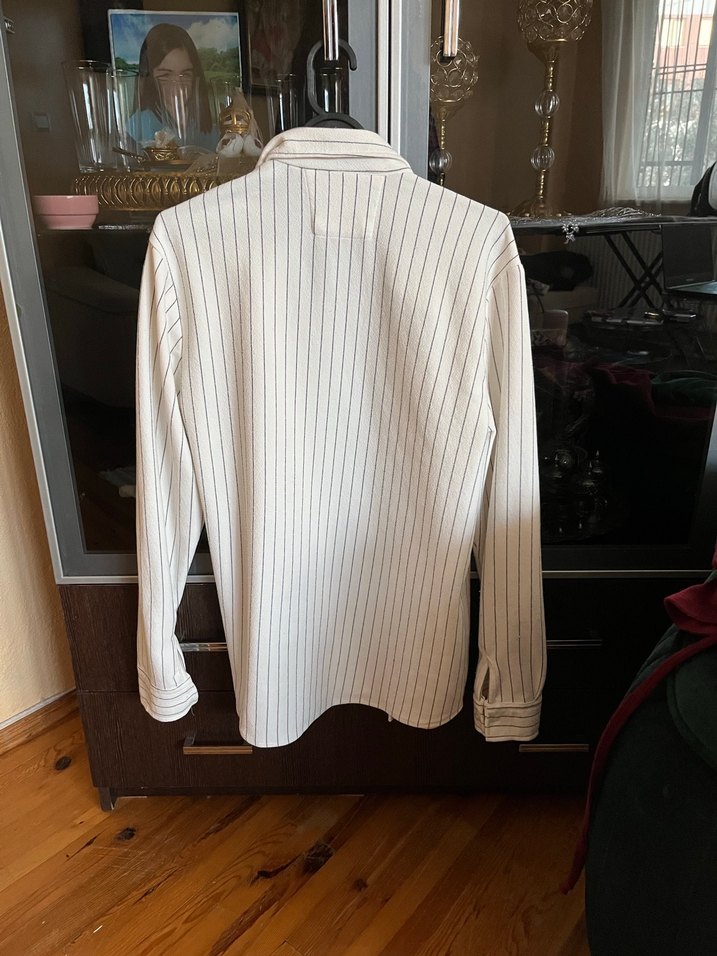 Düğmeli Beyaz Uzun Kollu erkek gömlek - Görsel 2