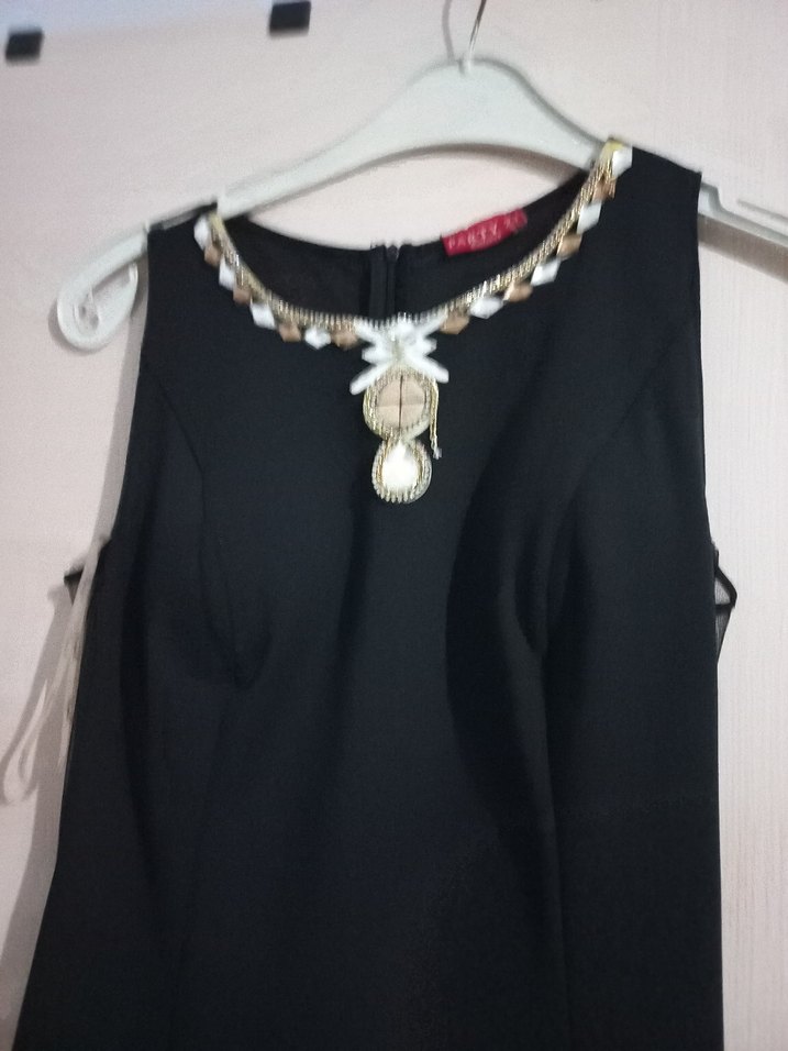 Siyah Uzun V Yaka Gotik Abiye Elbise - Görsel 2