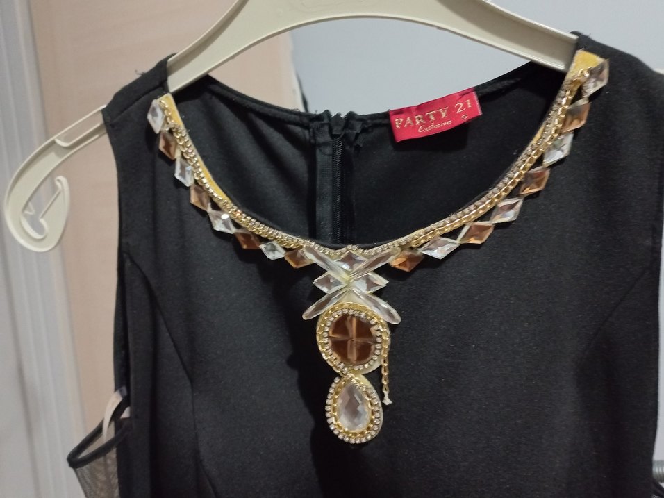 Siyah Uzun V Yaka Gotik Abiye Elbise - Görsel 4