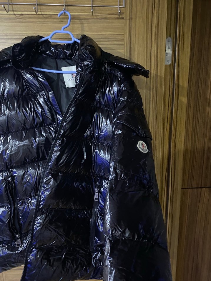 Kadın Erkek Siyah Parlak Kapüşonlu Kış Montu - Görsel 4