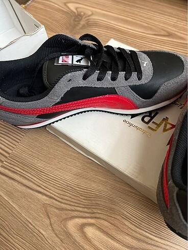 37 Beden çeşitli Renk Puma spor ayakkabı