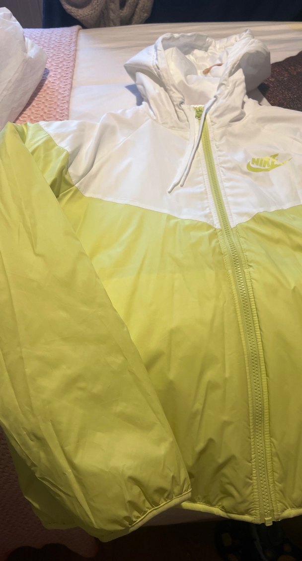 Nike kadın yeşil beyaz içi pofuduk mevsimlik mont hiç giyilmedi - Görsel 2