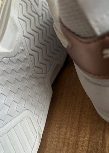 Nike sifir urun .Kadın Beyaz Bağcıklı Spor Ayakkabı - Görsel 5